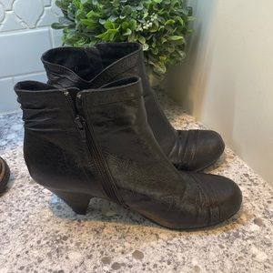 BC Footwear black ankle boots size 8